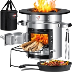 Kesser Rocketstove med grillplade, ild, pande med mad, træ, bæretaske og redskaber.